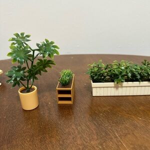 VTG Tomy Dollhouse potted plants